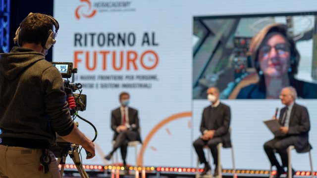 Ritorno al futuro: le nuove frontiere per persone, imprese e sistemi industriali